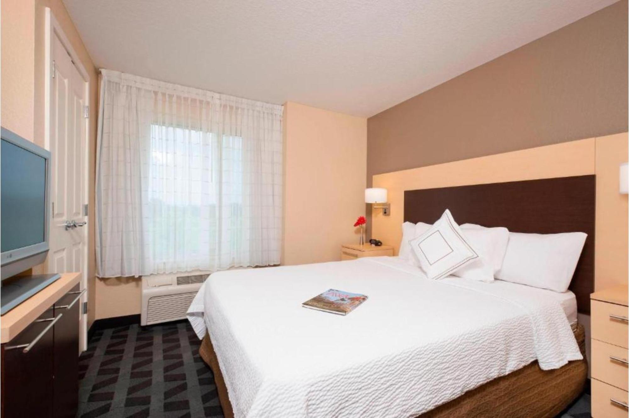 Towneplace Suites Des Moines Urbandale Johnston Exterior photo